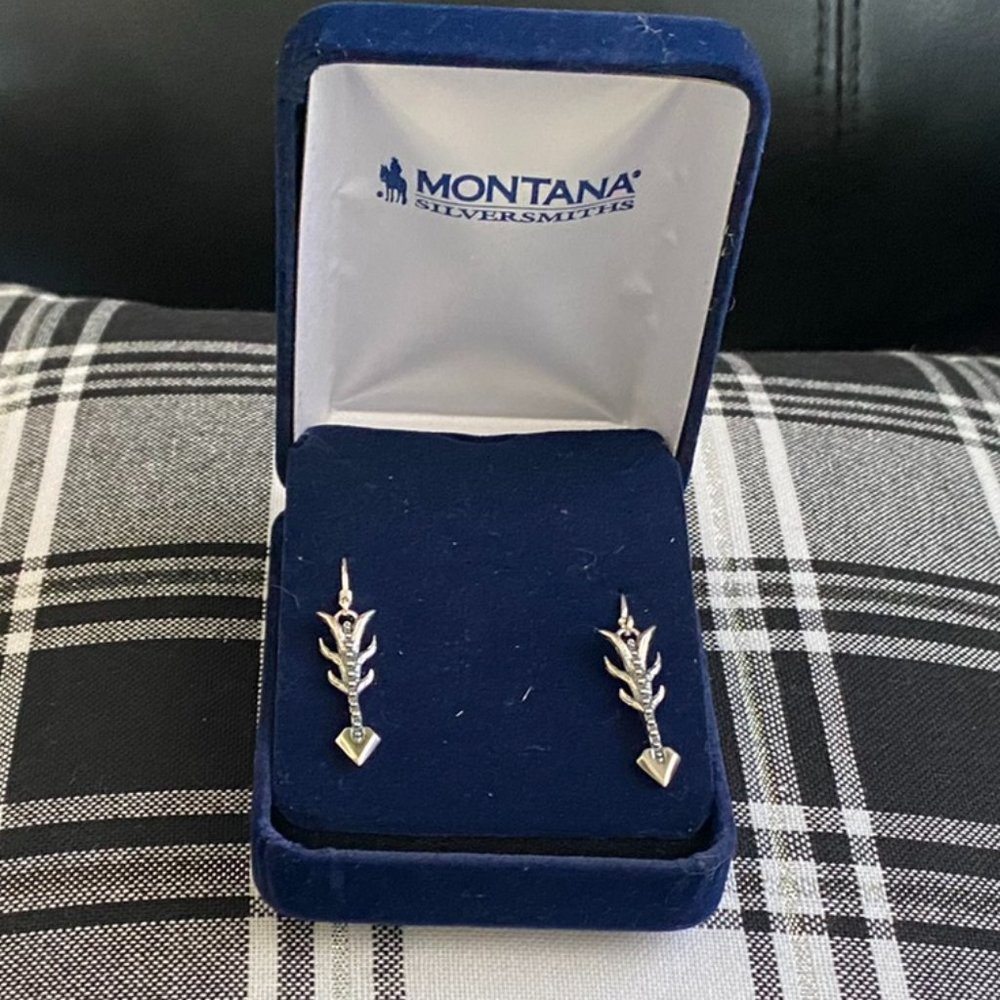 NWOT- Montana Silversmiths pursue of the wild Kristi Titus earrings
